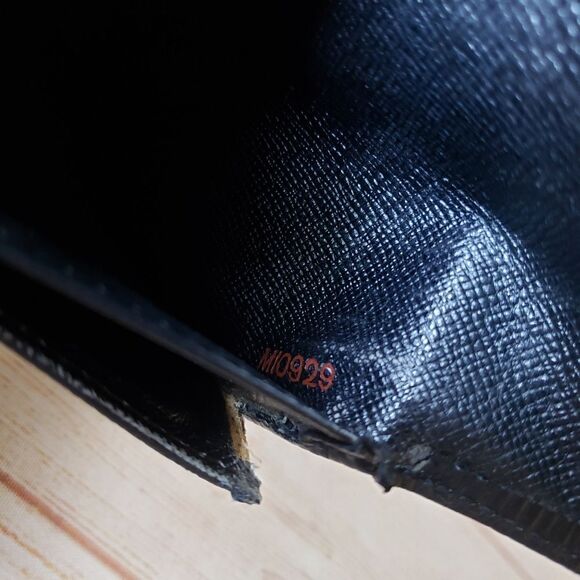 Louis Vuitton Epi Leather Bifold Long Wallet Black Luxury Designer - Picture 9 of 16